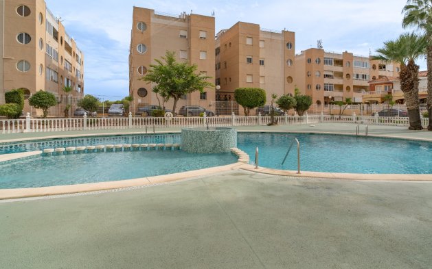 Resale - Apartment / flat - Torrevieja - La Siesta - El Salado -  Torreta