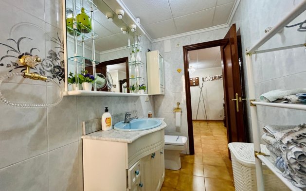 Resale - Apartment / flat - Santa Pola - Puerto