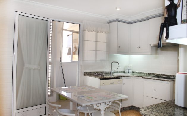 Återförsäljning - Lägenhet / lägenhet - Santa Pola