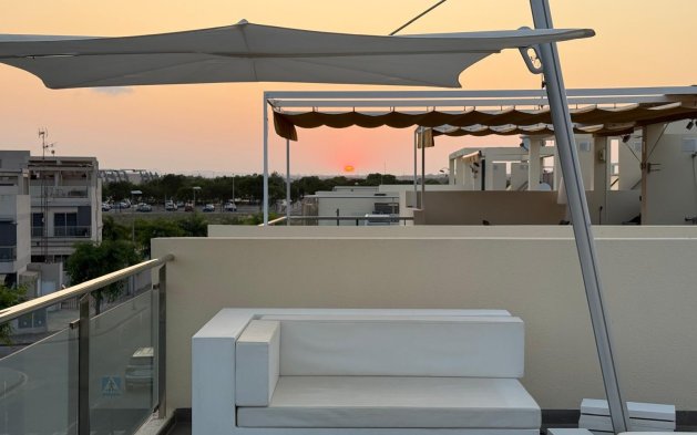 Resale - Bungalow - Pilar de la Horadada - Mil Palmeras