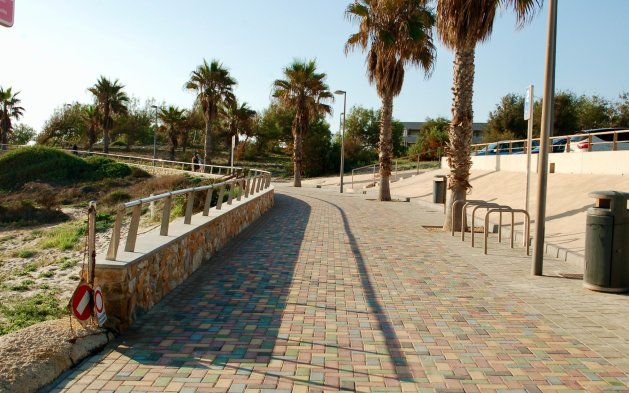 Resale - Bungalow - Pilar de la Horadada - Mil Palmeras