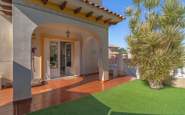 Resale - Townhouse - San Miguel de Salinas - Las Filipinas