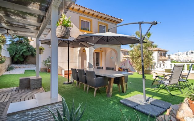 Resale - Townhouse - San Miguel de Salinas - Las Filipinas