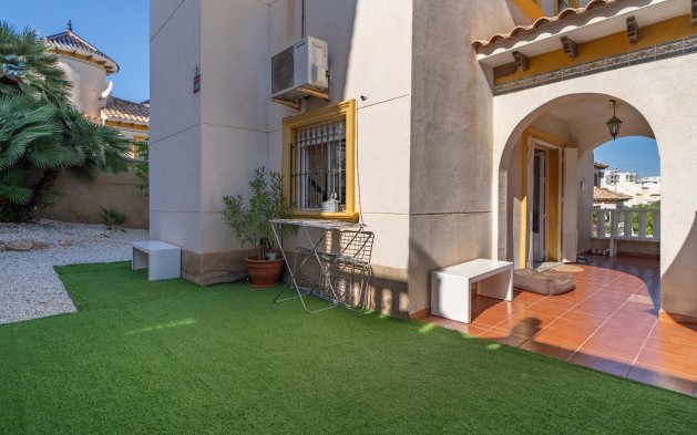 Resale - Townhouse - San Miguel de Salinas - Las Filipinas