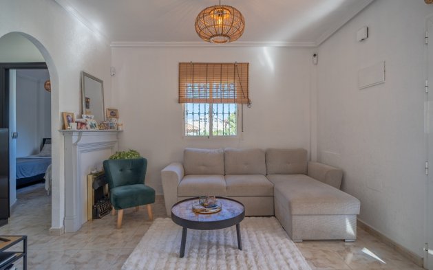 Resale - Townhouse - San Miguel de Salinas - Las Filipinas