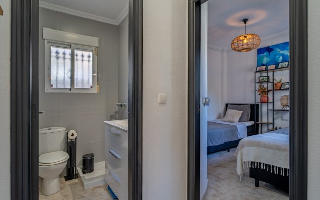 Resale - Townhouse - San Miguel de Salinas - Las Filipinas
