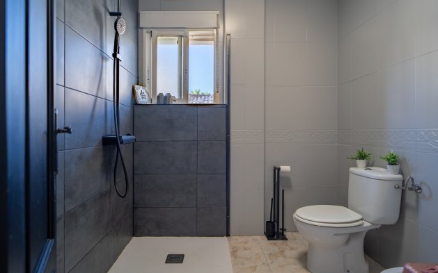 Resale - Townhouse - San Miguel de Salinas - Las Filipinas
