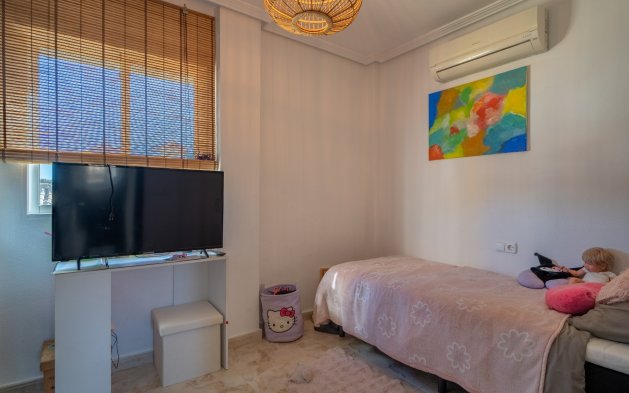 Resale - Townhouse - San Miguel de Salinas - Las Filipinas