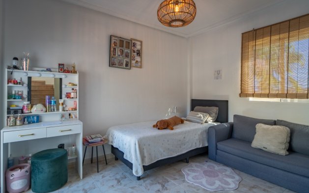 Resale - Townhouse - San Miguel de Salinas - Las Filipinas