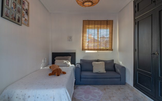 Resale - Townhouse - San Miguel de Salinas - Las Filipinas