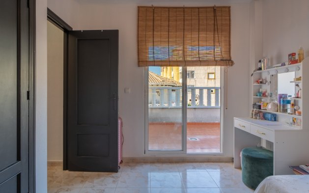Resale - Townhouse - San Miguel de Salinas - Las Filipinas