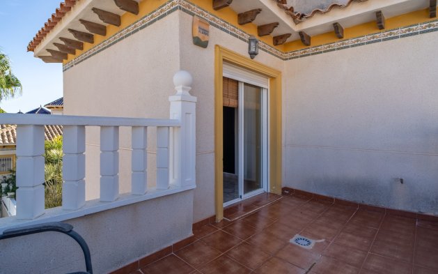 Resale - Townhouse - San Miguel de Salinas - Las Filipinas