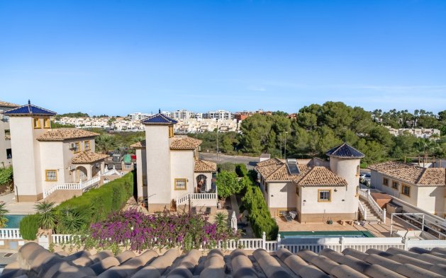 Resale - Townhouse - San Miguel de Salinas - Las Filipinas