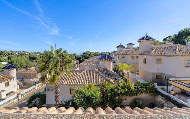 Resale - Townhouse - San Miguel de Salinas - Las Filipinas