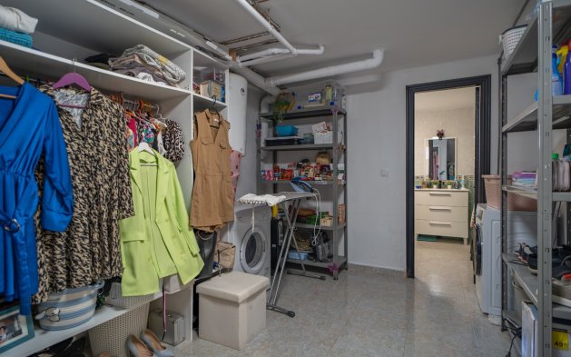 Resale - Townhouse - San Miguel de Salinas - Las Filipinas