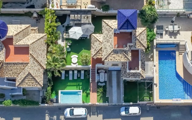 Resale - Townhouse - San Miguel de Salinas - Las Filipinas