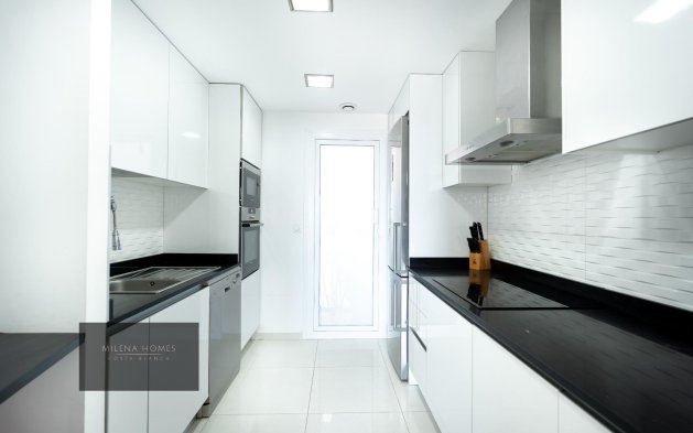 Odsprzedaż - Mieszkanie w bloku - Torrevieja