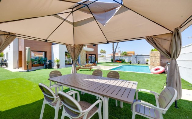 Återförsäljning - Villa - Torrevieja