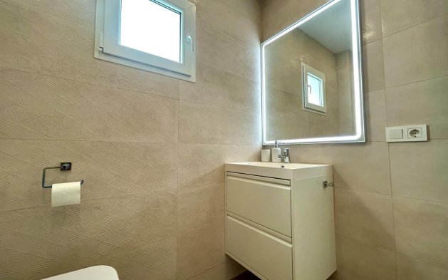 Resale - Apartment / flat - San Miguel de Salinas - Las filipinas