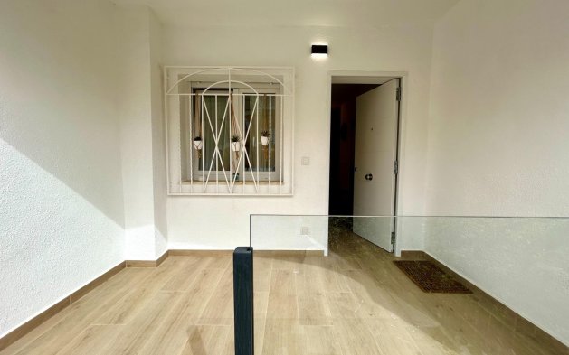 Resale - Apartment / flat - San Miguel de Salinas - Las filipinas