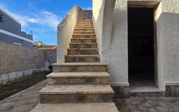 Resale - Villa - Torrevieja - El Chaparal