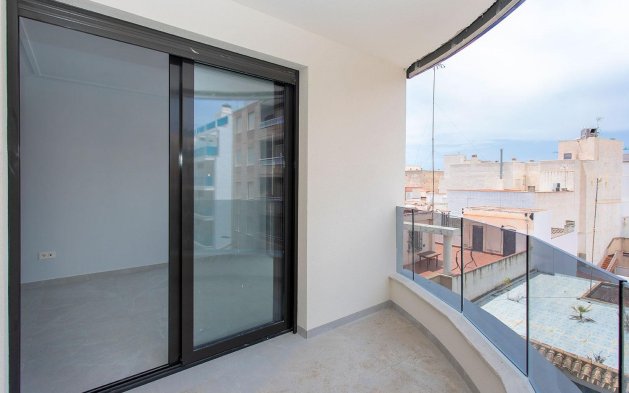 Resale - Apartment / flat - Torrevieja - Paseo maritimo