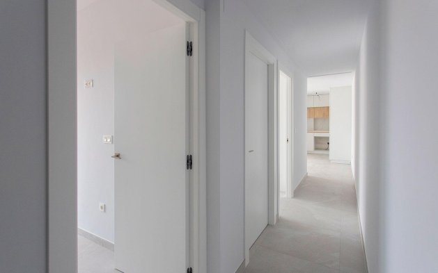 Resale - Apartment / flat - Torrevieja - Paseo maritimo