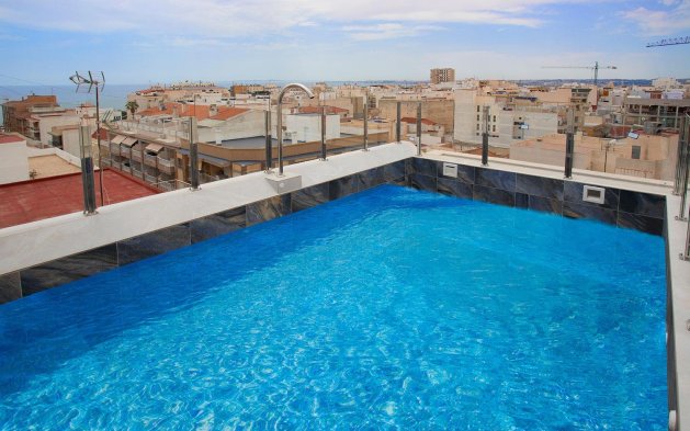 Resale - Apartment / flat - Torrevieja - Paseo maritimo