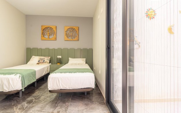 Resale - Apartment / flat - Orihuela Costa - La Florida