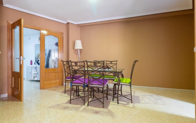 Resale - Apartment / flat - Torrevieja - Playa de los locos