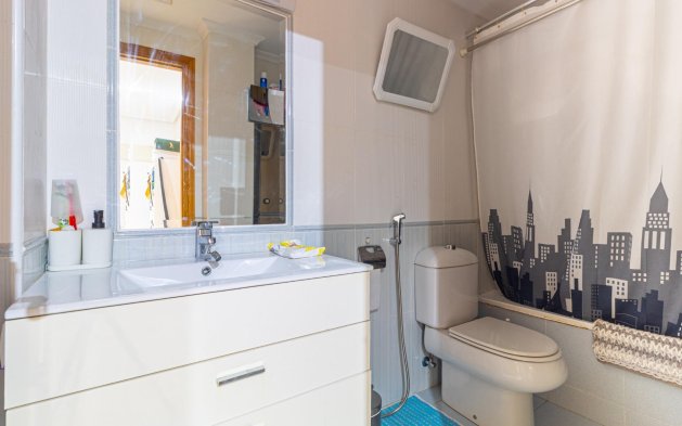 Resale - Apartment / flat - Torrevieja - Playa de los locos