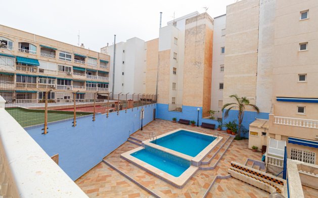 Resale - Apartment / flat - Torrevieja - Playa de los locos