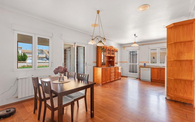 Resale - Villa - Pilar de la Horadada - La Torre de la Horadada