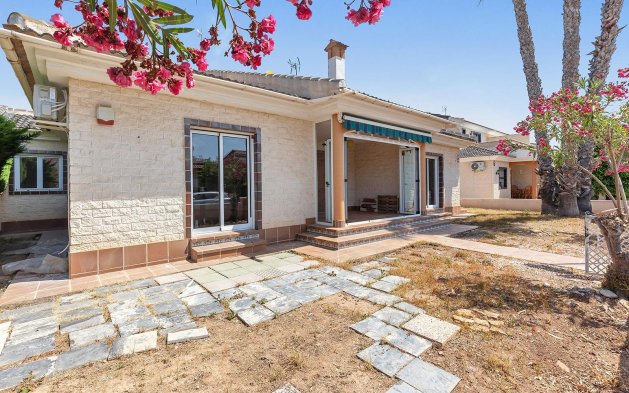 Resale - Villa - Pilar de la Horadada - La Torre de la Horadada