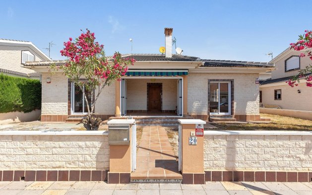 Resale - Villa - Pilar de la Horadada - La Torre de la Horadada