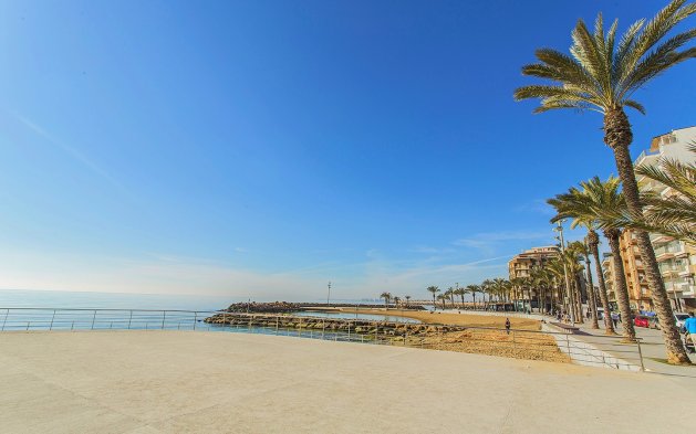 Resale - Apartment / flat - Torrevieja - Playa del Cura
