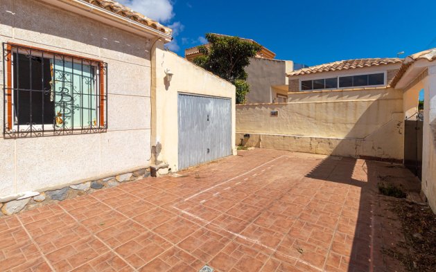 Resale - Villa - Orihuela Costa - Los Almendros-La Florida