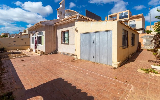 Resale - Villa - Orihuela Costa - Los Almendros-La Florida