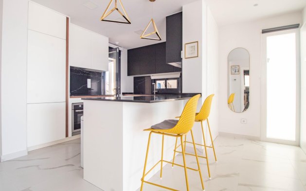 Odsprzedaż - Mieszkanie w bloku - San Miguel de Salinas