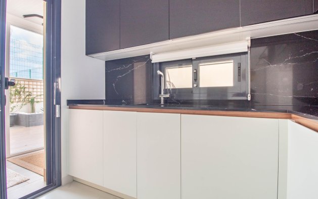 Odsprzedaż - Mieszkanie w bloku - San Miguel de Salinas