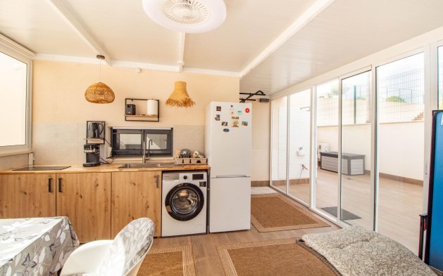 Odsprzedaż - Mieszkanie w bloku - San Miguel de Salinas