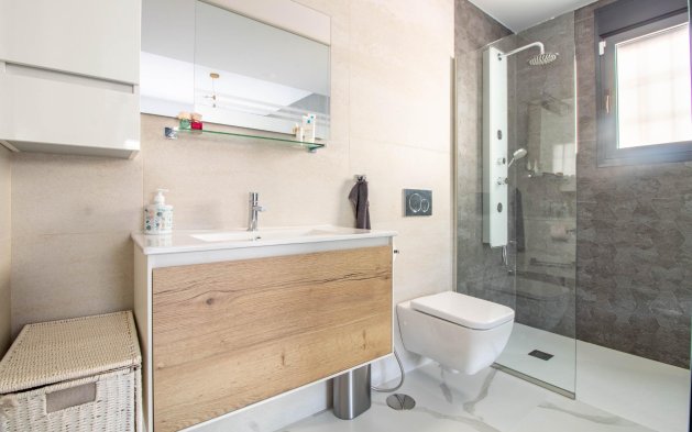 Odsprzedaż - Mieszkanie w bloku - San Miguel de Salinas