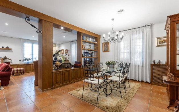 Resale - Villa - Torrevieja - La Veleta