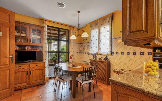 Resale - Villa - Torrevieja - La Veleta