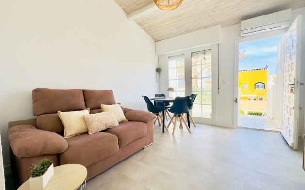 Resale - Apartment / flat - Torrevieja - Los Frutales