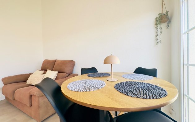 Resale - Apartment / flat - Torrevieja - Los Frutales