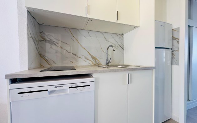 Resale - Apartment / flat - Torrevieja - Los Frutales