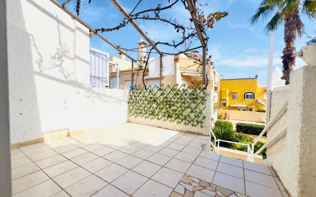 Resale - Apartment / flat - Torrevieja - Los Frutales