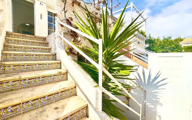 Resale - Apartment / flat - Torrevieja - Los Frutales