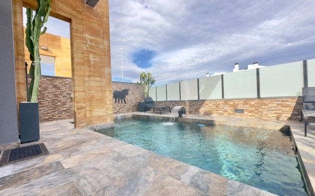 Resale - Villa - Orihuela Costa - Lomas de Cabo Roig